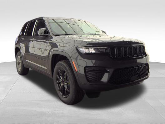 used 2025 Jeep Grand Cherokee car, priced at $39,669