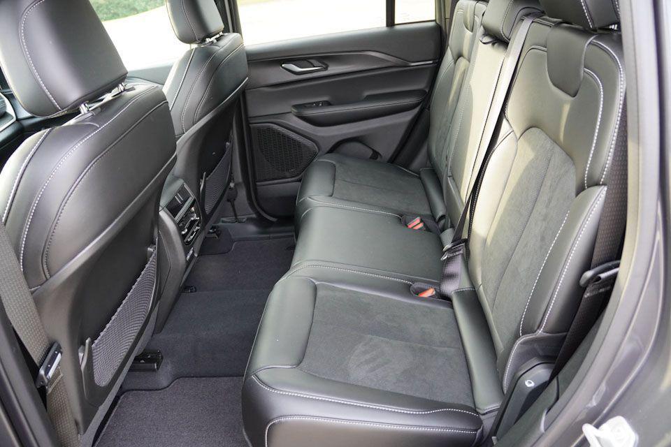 used 2025 Jeep Grand Cherokee car, priced at $36,988