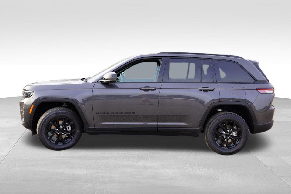 used 2025 Jeep Grand Cherokee car, priced at $36,988