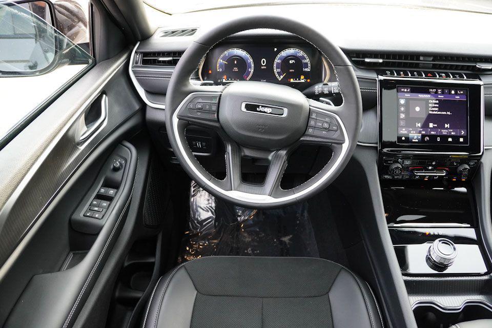 used 2025 Jeep Grand Cherokee car, priced at $36,988