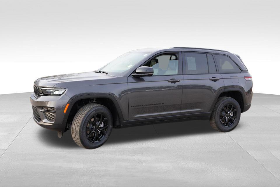 used 2025 Jeep Grand Cherokee car, priced at $36,988