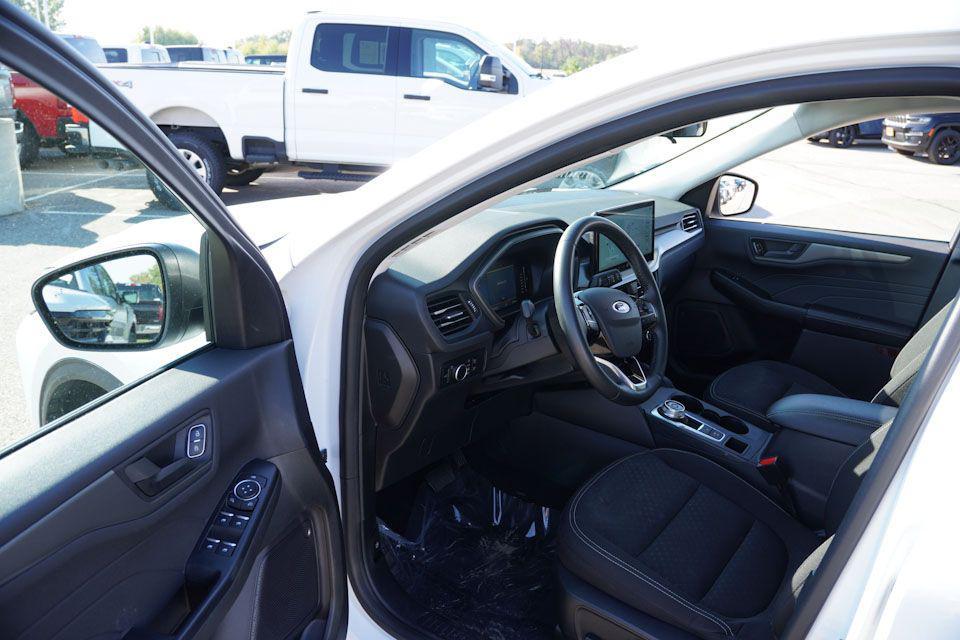 used 2024 Ford Escape car, priced at $20,994