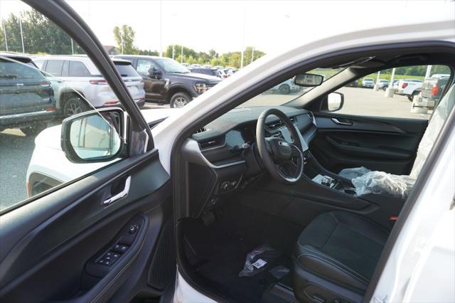 new 2024 Jeep Grand Cherokee L car, priced at $43,016