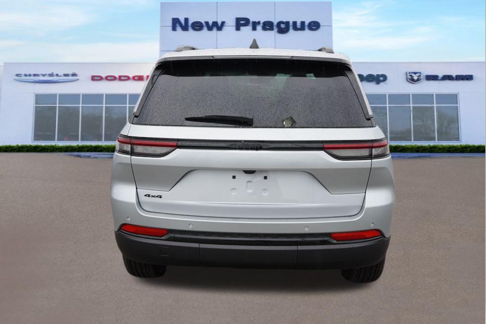 new 2025 Jeep Grand Cherokee car, priced at $40,328