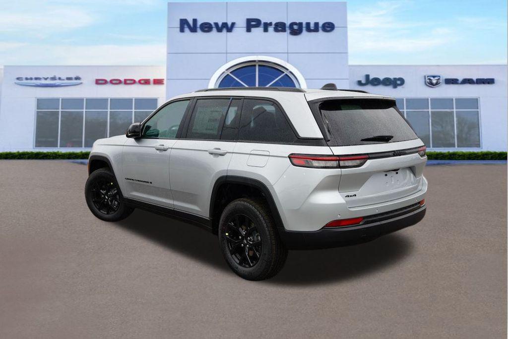 new 2025 Jeep Grand Cherokee car, priced at $40,328