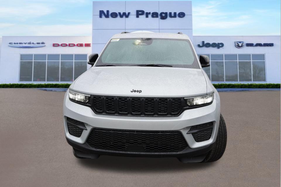 new 2025 Jeep Grand Cherokee car, priced at $40,328