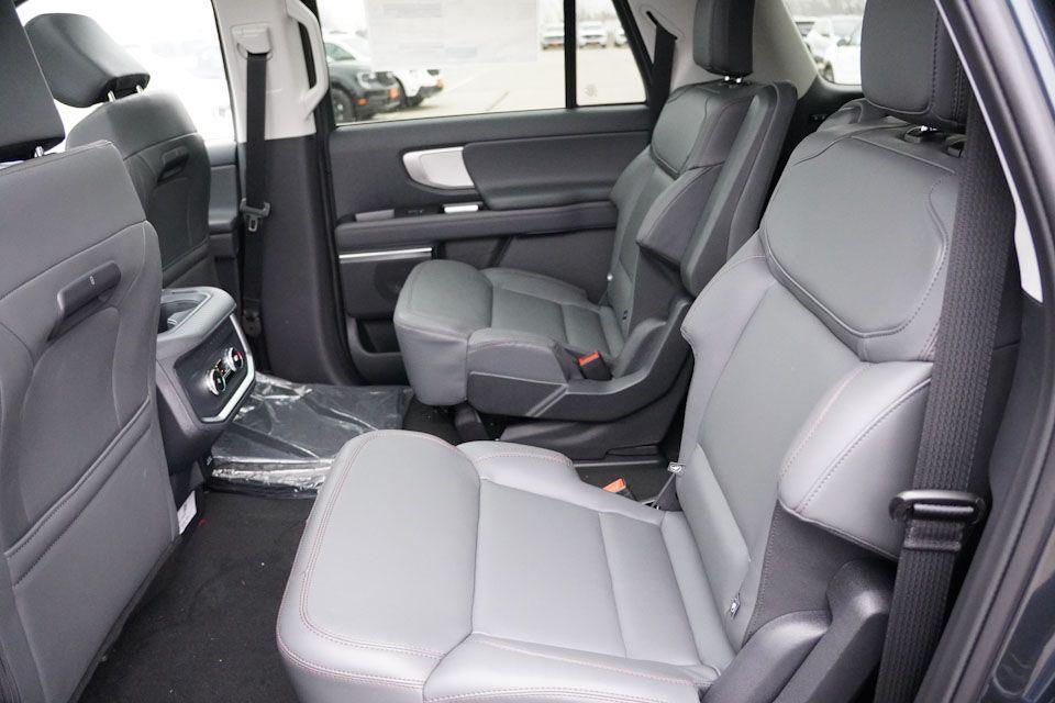 new 2025 Ford Expedition Max car, priced at $70,915