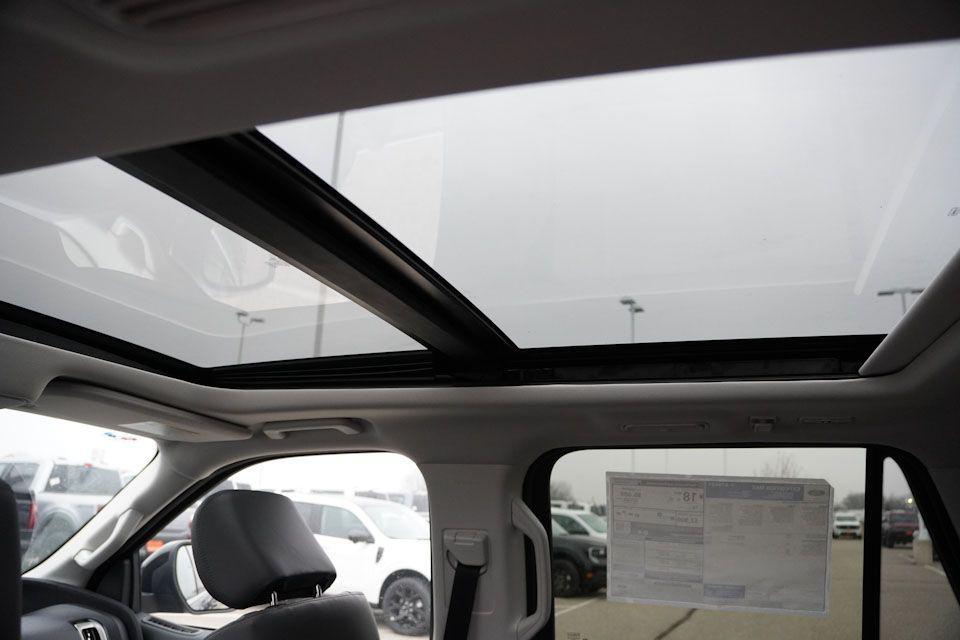 new 2025 Ford Expedition Max car, priced at $70,915