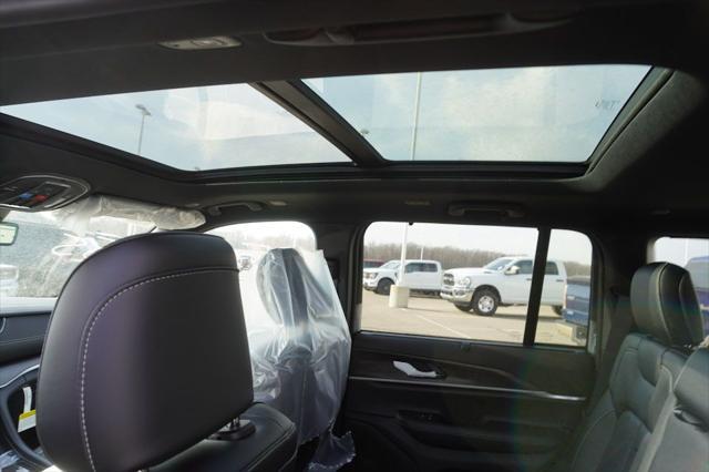 new 2025 Jeep Grand Cherokee car, priced at $47,282
