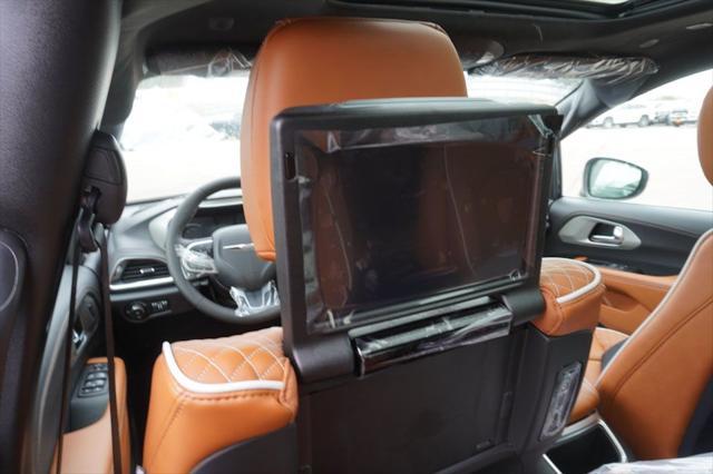 new 2025 Chrysler Pacifica car, priced at $45,600