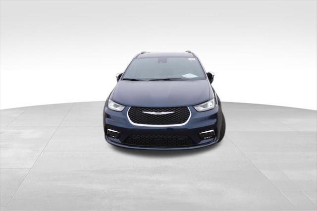 new 2025 Chrysler Pacifica car, priced at $45,600