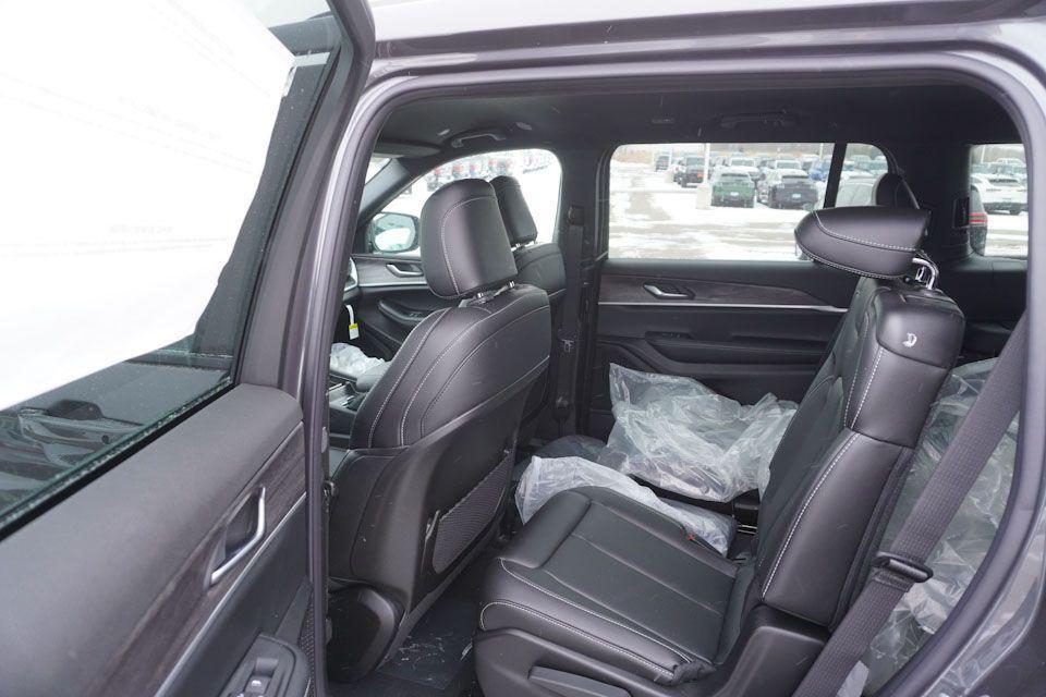 new 2025 Jeep Grand Cherokee L car, priced at $42,560