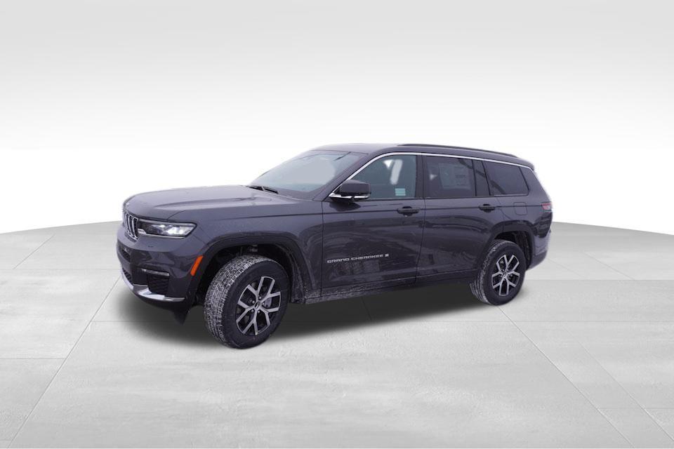 new 2025 Jeep Grand Cherokee L car, priced at $42,560
