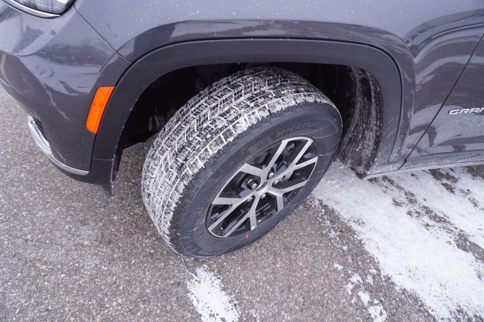 new 2025 Jeep Grand Cherokee L car, priced at $42,560