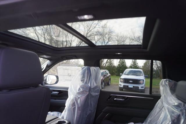 new 2025 Chevrolet Suburban car, priced at $71,579