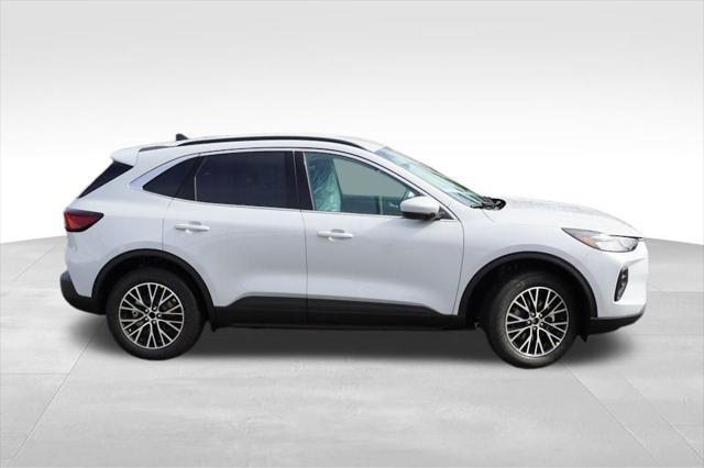 new 2025 Ford Escape PHEV car, priced at $32,129
