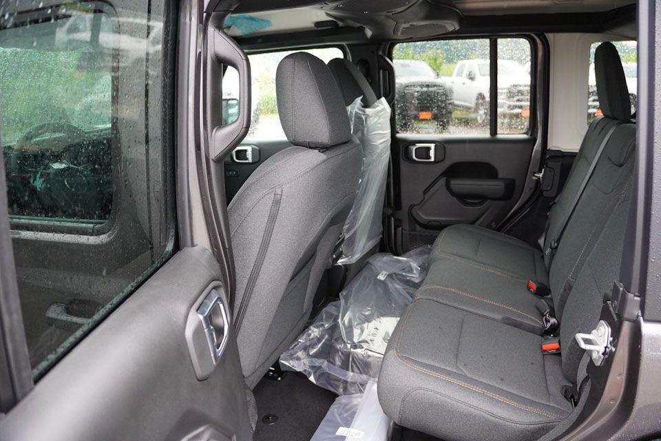 new 2025 Jeep Wrangler car, priced at $49,218