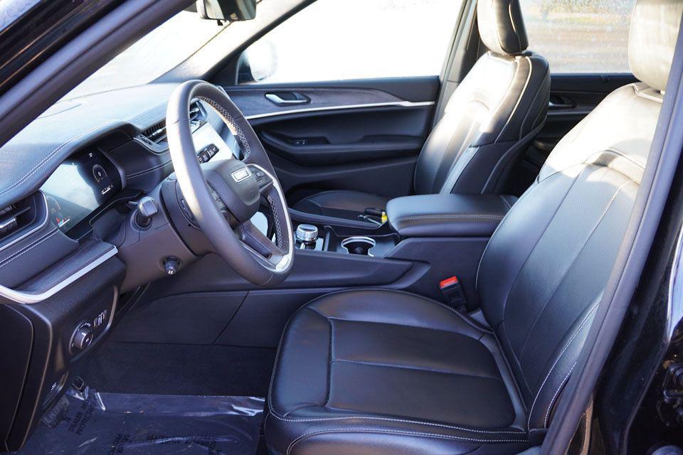 used 2024 Jeep Grand Cherokee L car, priced at $33,331