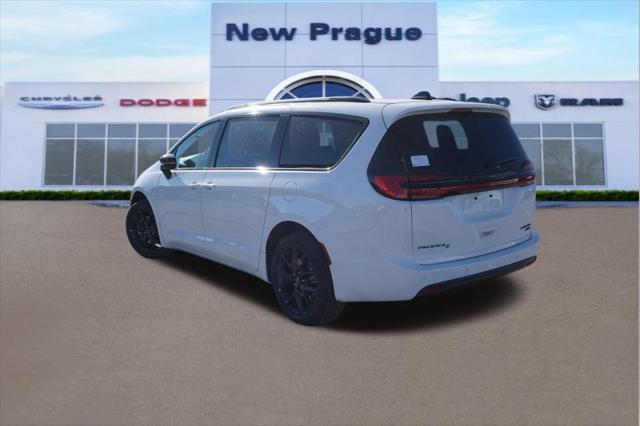 new 2024 Chrysler Pacifica car, priced at $50,153