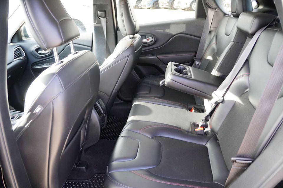 used 2020 Jeep Cherokee car, priced at $20,610