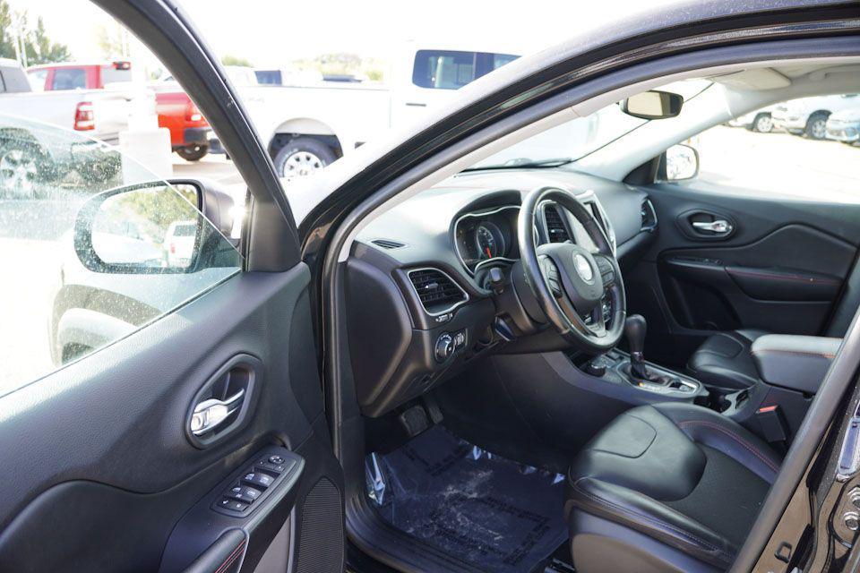 used 2020 Jeep Cherokee car, priced at $20,610