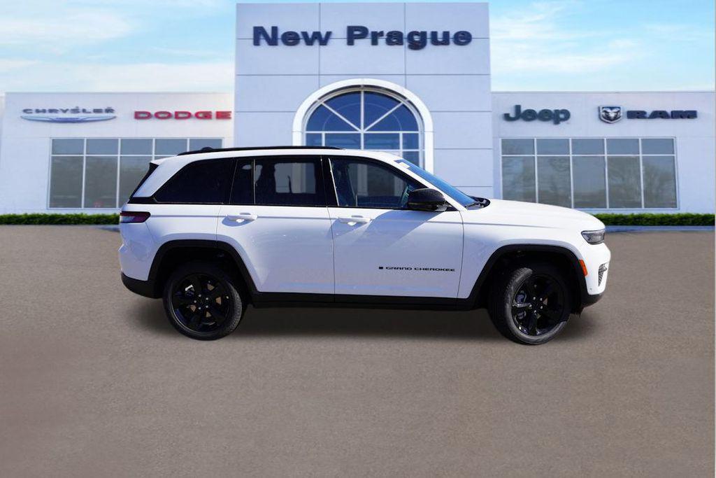 new 2025 Jeep Grand Cherokee car, priced at $49,830