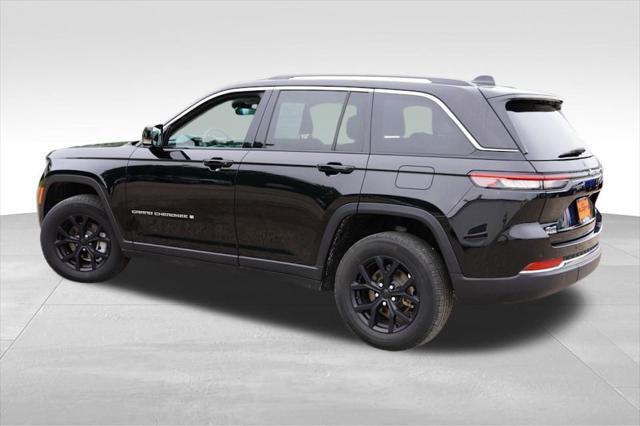 used 2022 Jeep Grand Cherokee car, priced at $34,449