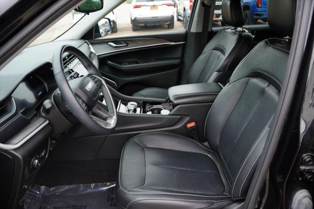used 2022 Jeep Grand Cherokee car, priced at $34,449