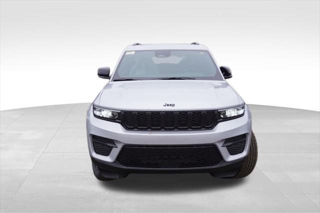 new 2025 Jeep Grand Cherokee car, priced at $40,585