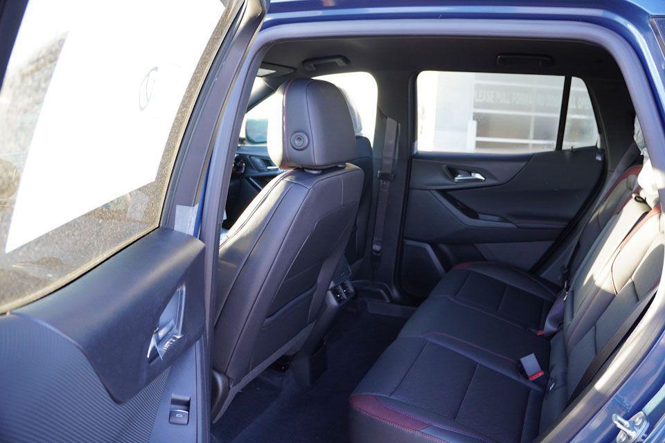 new 2026 Chevrolet Equinox car, priced at $33,595