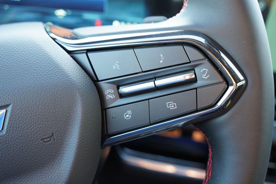 new 2026 Chevrolet Equinox car, priced at $33,595