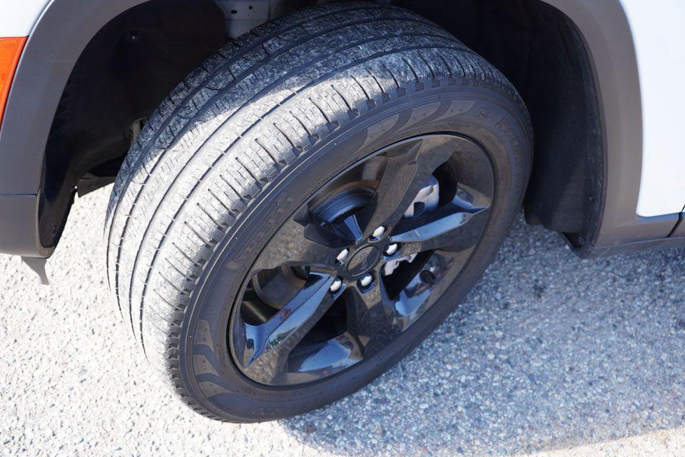 used 2023 Jeep Grand Cherokee L car, priced at $33,779