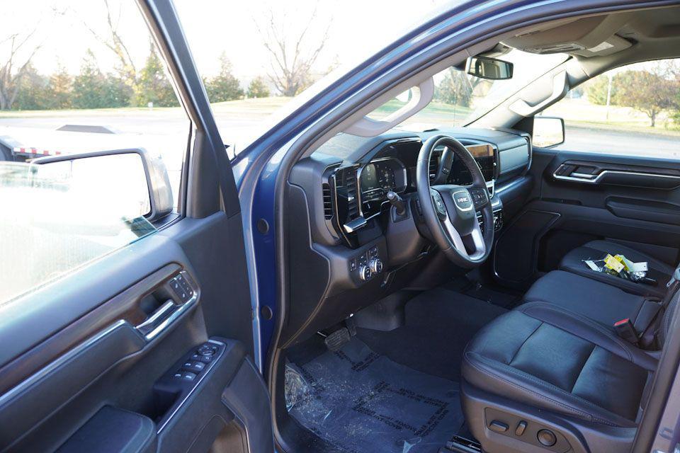 used 2024 GMC Sierra 1500 car, priced at $40,111