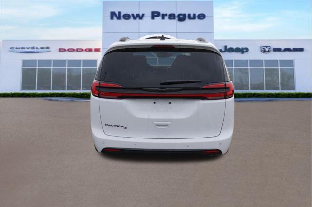 new 2024 Chrysler Pacifica car, priced at $43,069