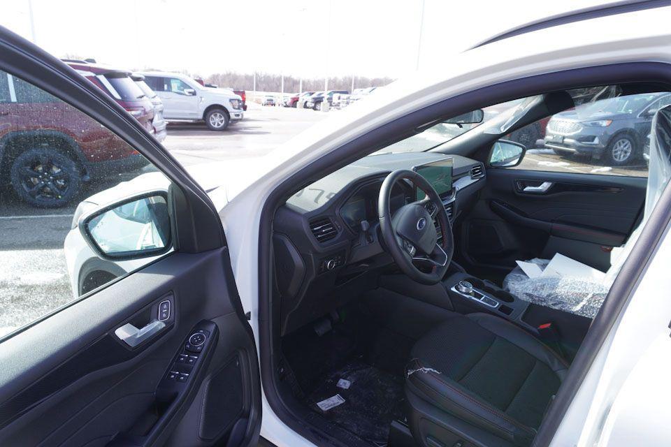 new 2025 Ford Escape car, priced at $30,258