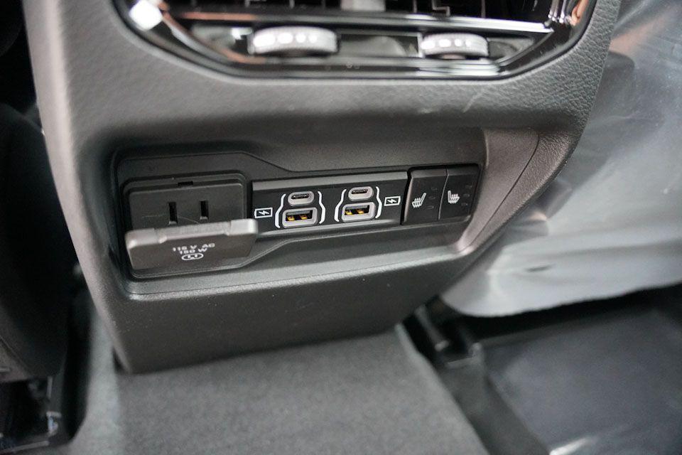 new 2025 Jeep Grand Cherokee car, priced at $43,244