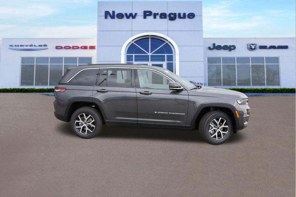 new 2025 Jeep Grand Cherokee car, priced at $43,244