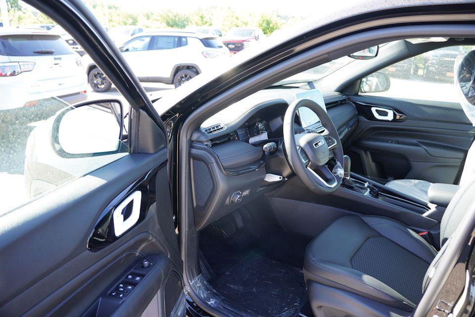 new 2025 Jeep Compass car, priced at $32,665