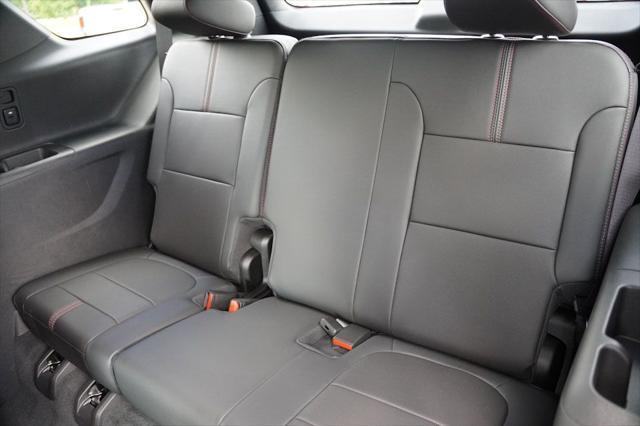 used 2022 Chevrolet Traverse car, priced at $36,324