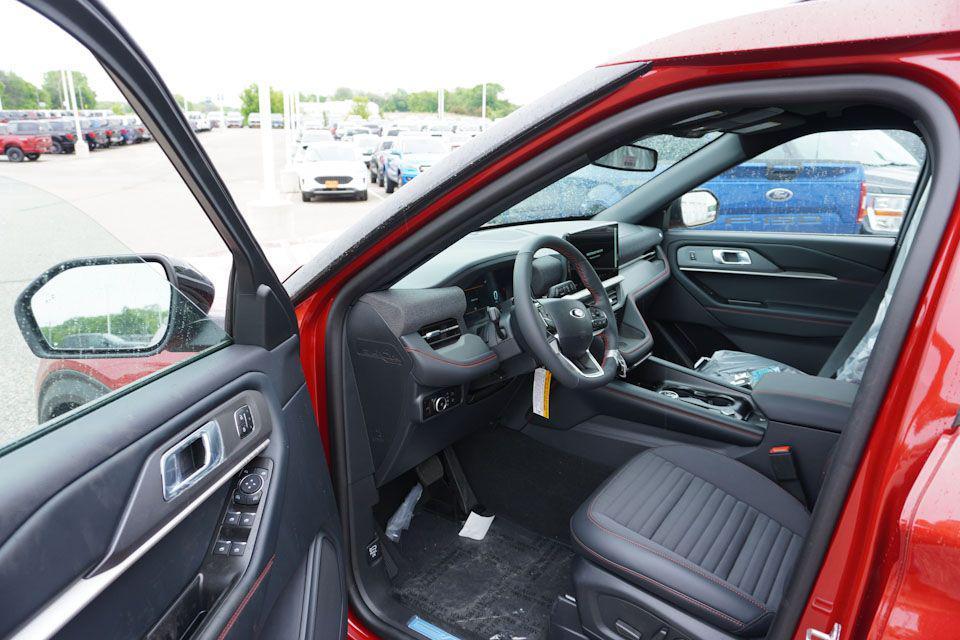new 2025 Ford Explorer car, priced at $47,296