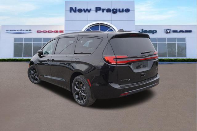 new 2024 Chrysler Pacifica car, priced at $44,638