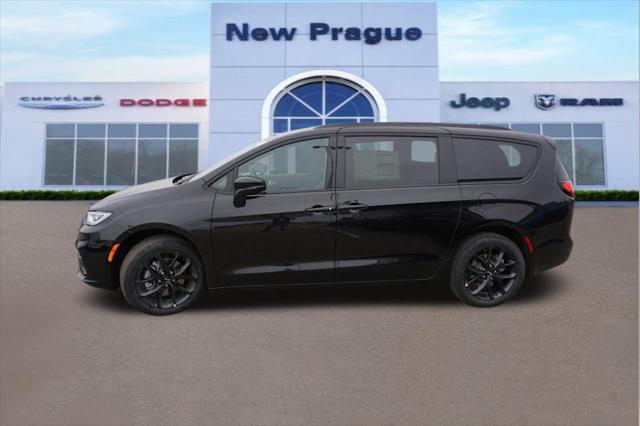 new 2024 Chrysler Pacifica car, priced at $45,338