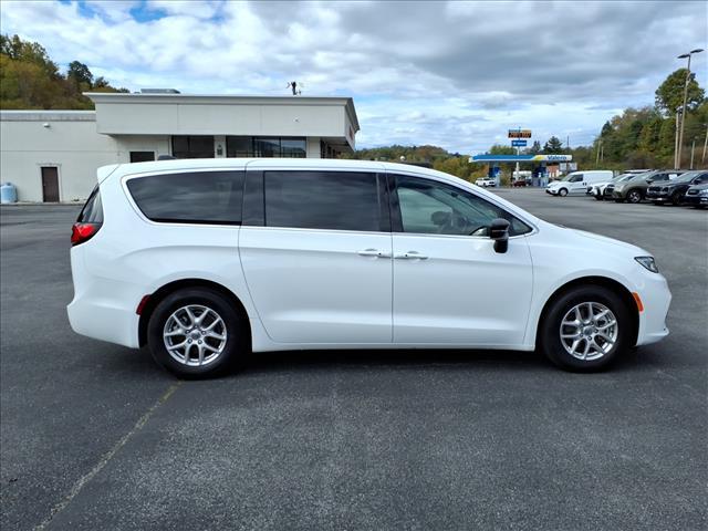 used 2024 Chrysler Pacifica car, priced at $35,880
