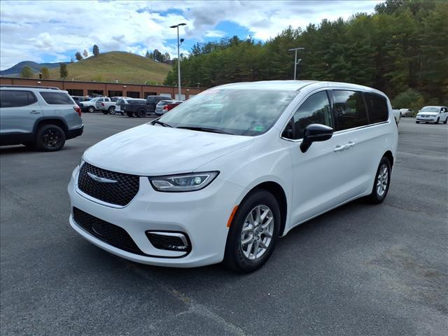 used 2024 Chrysler Pacifica car, priced at $35,880