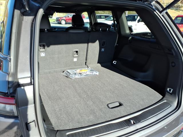 new 2025 Jeep Grand Cherokee car, priced at $53,735