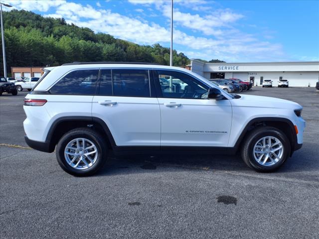 new 2025 Jeep Grand Cherokee car, priced at $43,575