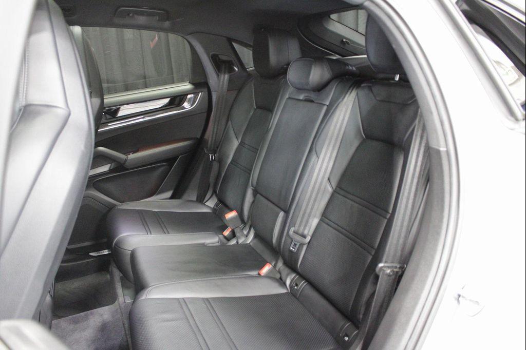 used 2024 Porsche Cayenne car