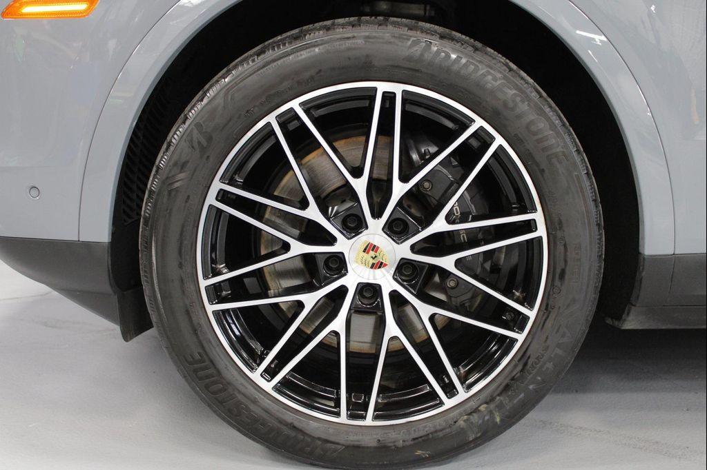 used 2024 Porsche Cayenne car