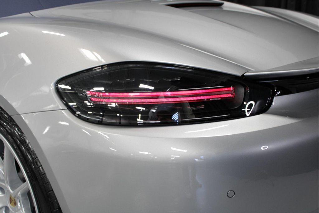 new 2025 Porsche 718 Boxster car