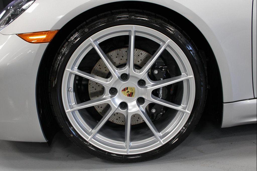 new 2025 Porsche 718 Boxster car